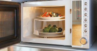Microwave oven tray