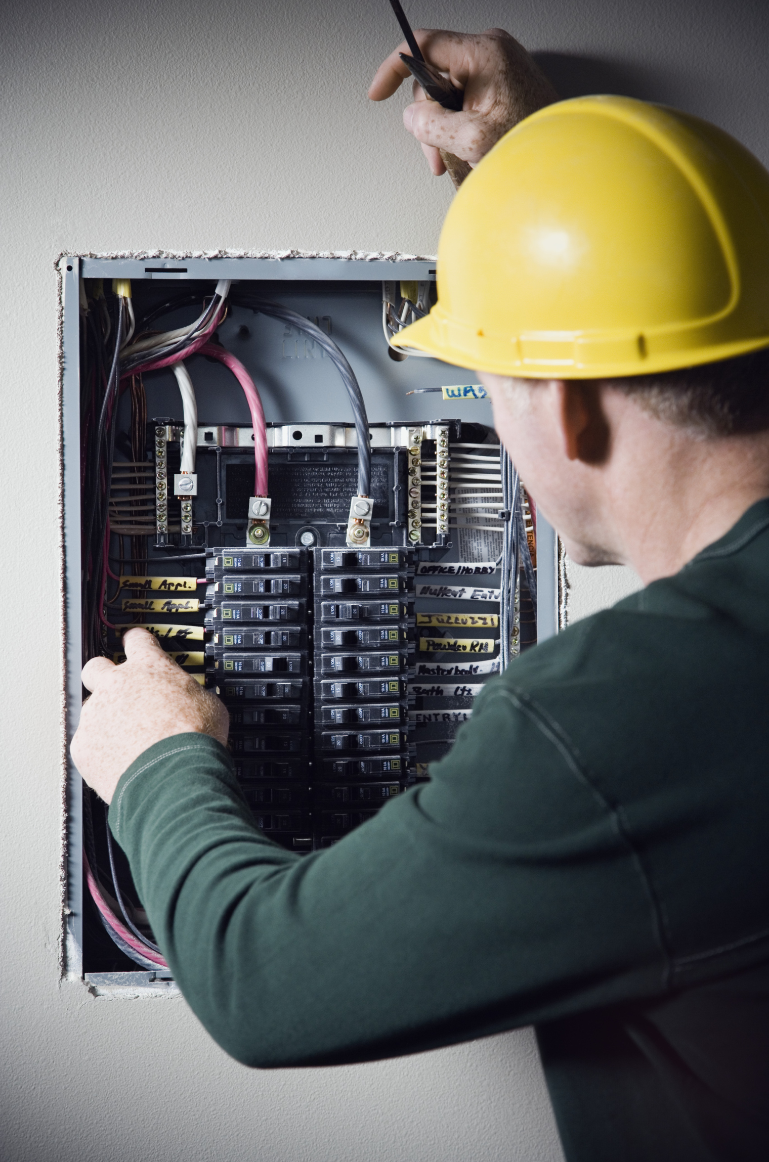 Монтаж систем электроснабжения. Электрик. Фото электрика. Electrical services.