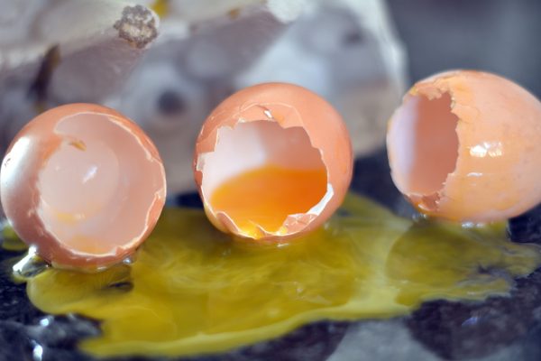 broken-eggs-1709044_1280